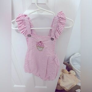 24M/2T. EUC. Cupcake Embroidery.